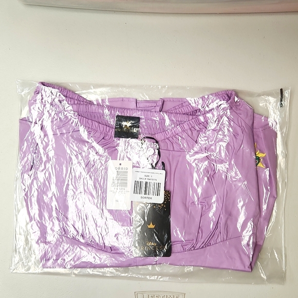 ❤️NWT VINTAGE TORRID TANGLED RAPUNZEL DISNEY PRINCESS BLOUSE PLUS SIZE SHIRT TOP - Picture 4 of 14
